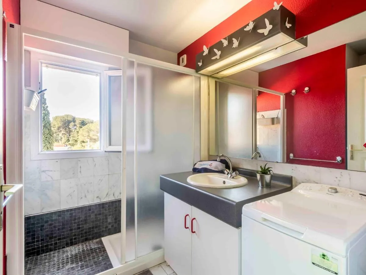 Apartment Le Promethee By Interhome Saint-Raphael