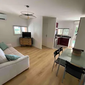 Appartement Superbe Avec Terrasse A 80m De La, Saint-Raphaël
