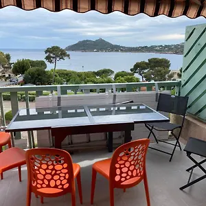 Appartement Front De Mer, Vue Exceptionnelle Panoramique, Saint-Raphaël