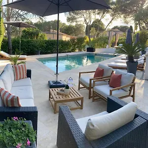  Ferienhaus A L'etage Avec Piscine Proche Bord De