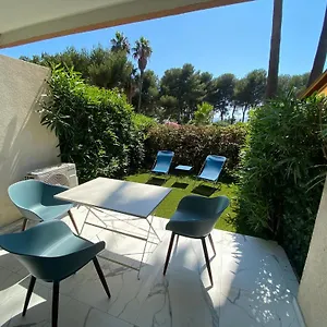 Appartement Face Et Port Santa Lucia Climatise Et Wifi, Saint-Raphaël